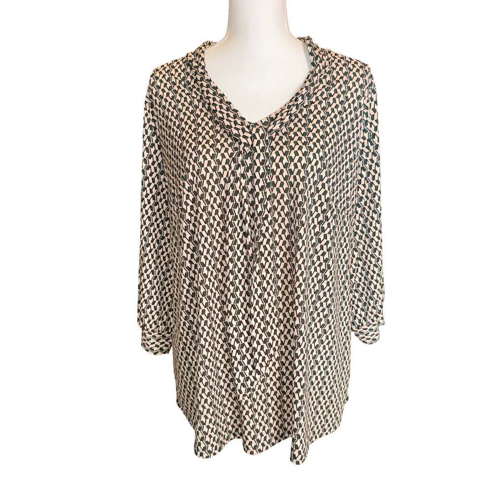 Adrianna Papell geometric print blouse
Size 1X